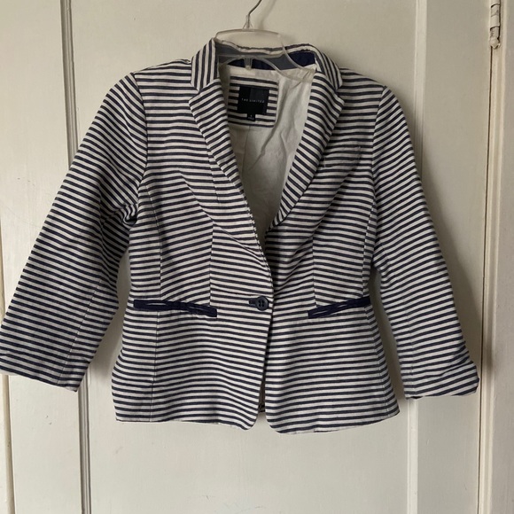 Limited Blazer - Picture 3 of 5